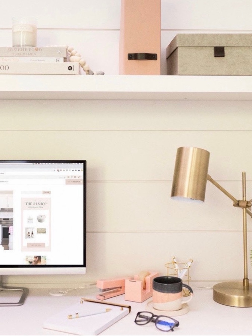 ❤️ New - Pink Stapler + Tape Dispenser Desk Set